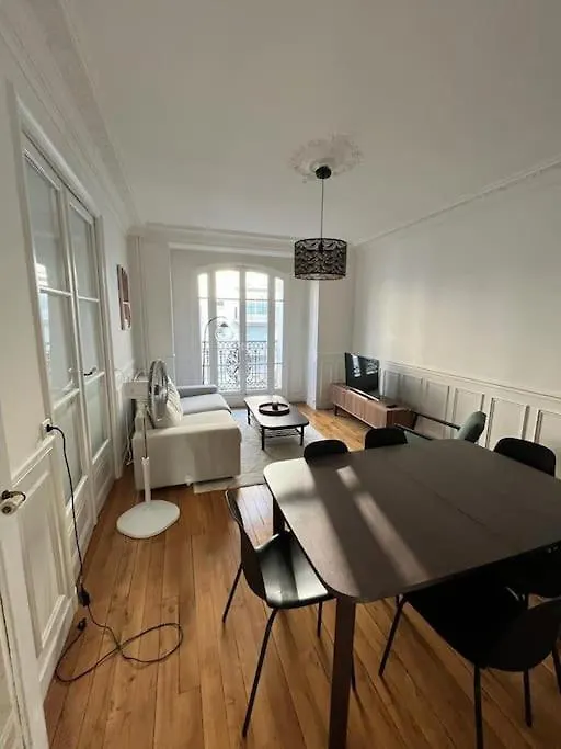 Bel Appartement A Paris location